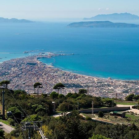 Sole, Mare E Trallalla Rilievo Bagian luar foto