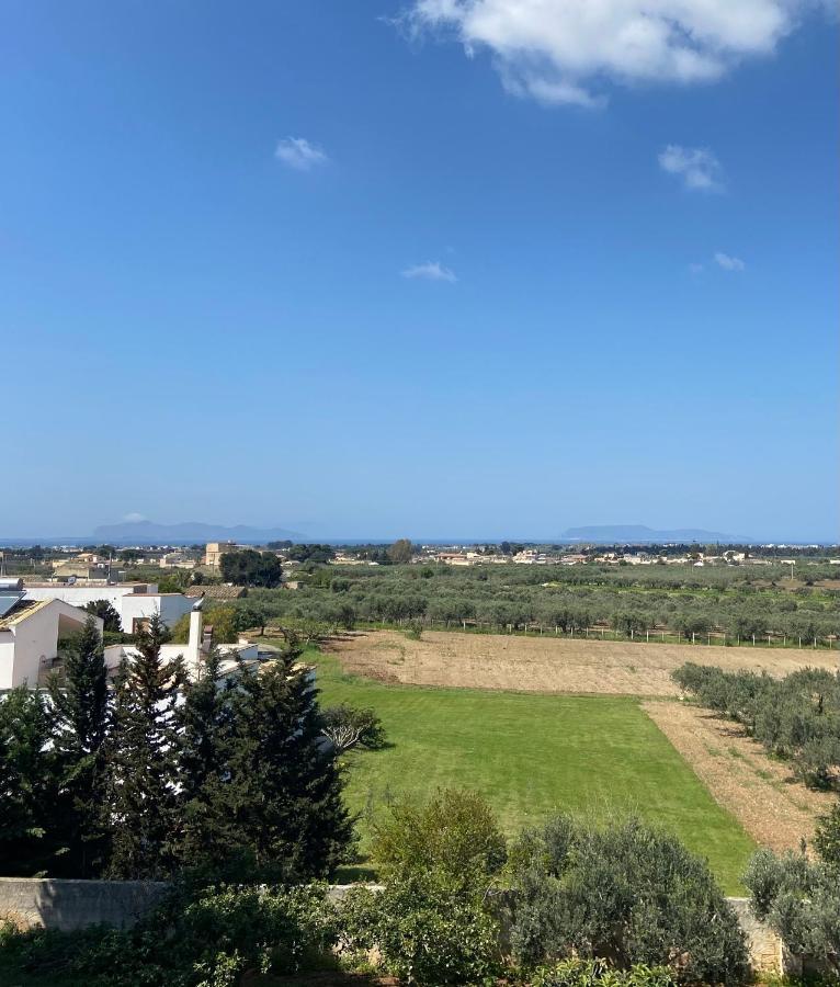 Sole, Mare E Trallalla Rilievo Bagian luar foto
