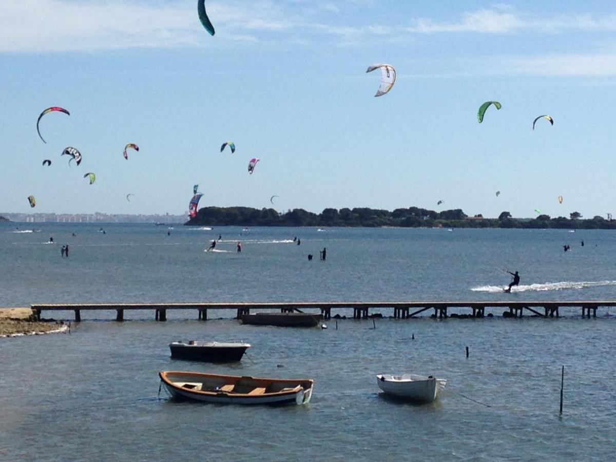 Sole, Mare E Trallalla Rilievo Bagian luar foto